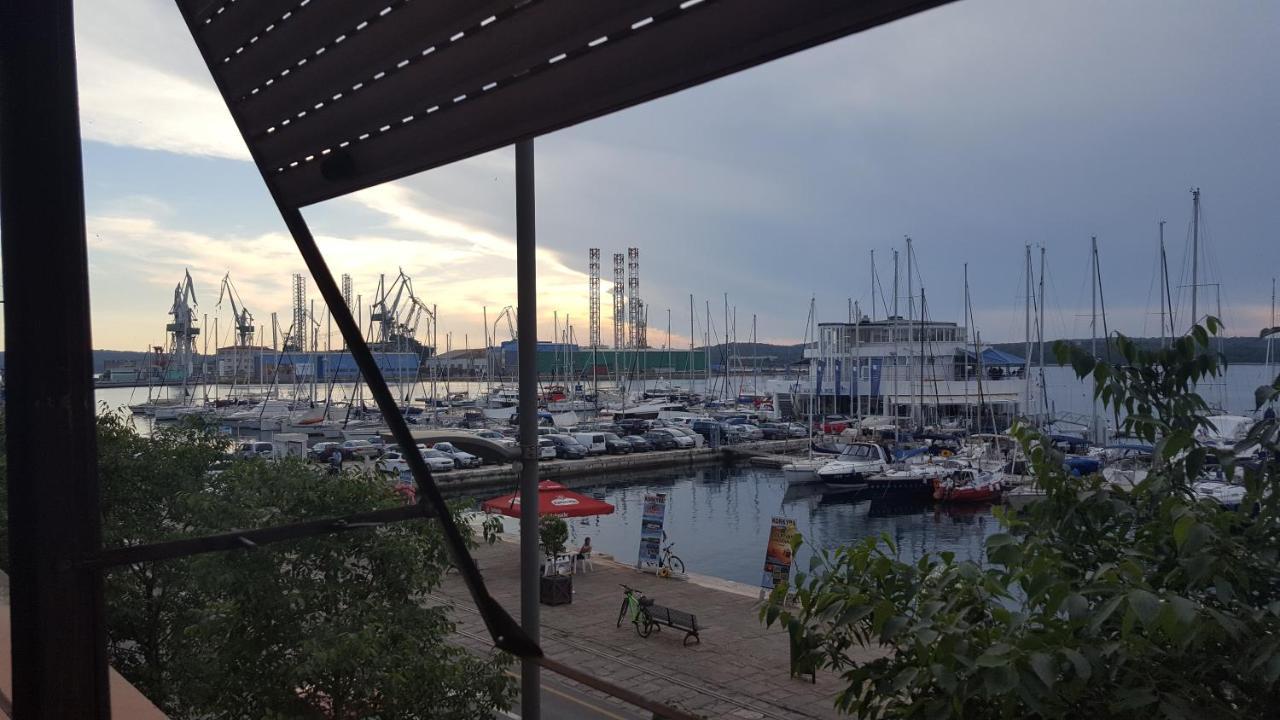 Harbour-Apartment With Sea View And Parking Spot Pula Ngoại thất bức ảnh