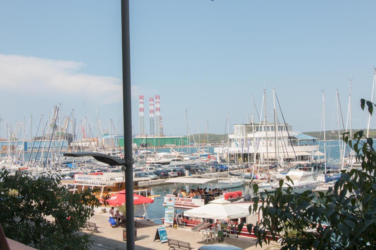 Harbour-Apartment With Sea View And Parking Spot Pula Ngoại thất bức ảnh